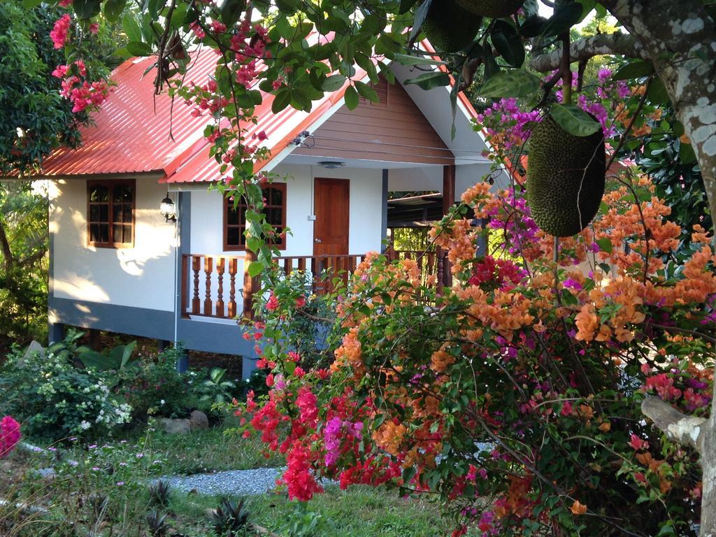 Areeya Resort Watthana Nakhon Exterior photo