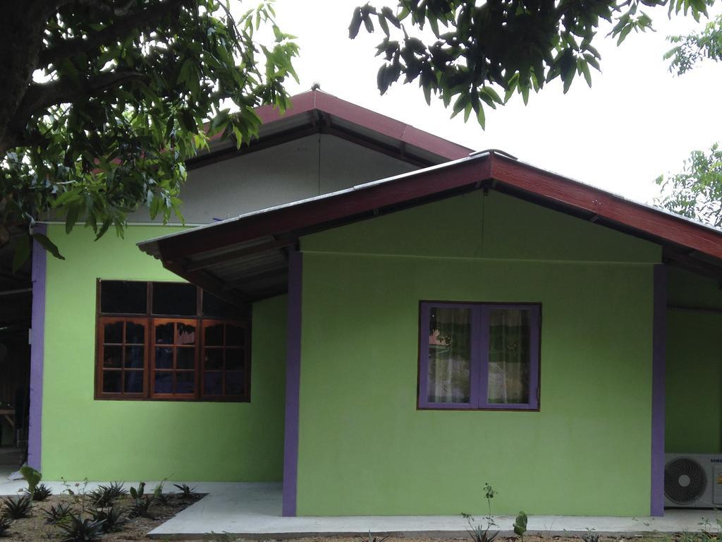 Areeya Resort Watthana Nakhon Exterior photo